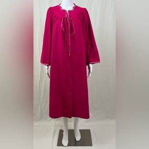 NWT Vintage Evelyn Pearson Velour Robe Sz XL  House Coat Jewel Snap USA Fuchsia